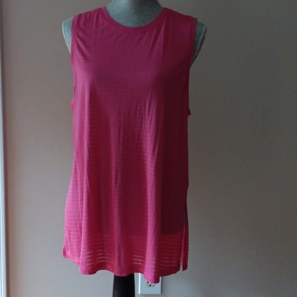 Zella sleeveless athletic top woman's size L